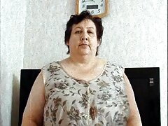 Un bastardo desempleado que videos porno amateur mexicanas vende su hermoso cuerpo a las agencias de crédito.